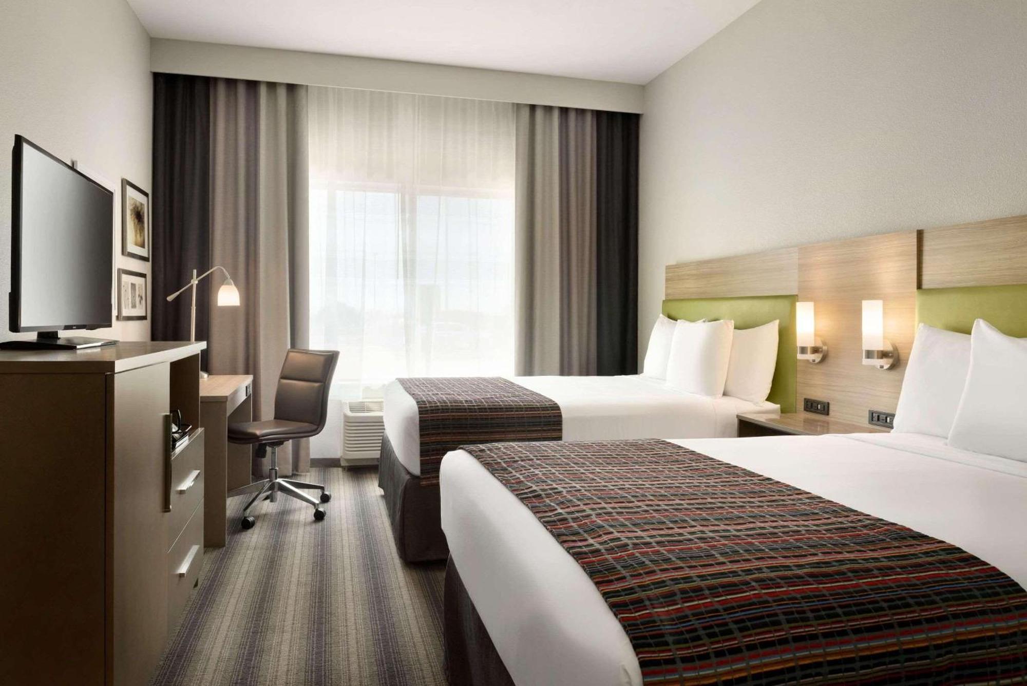 Country Inn & Suites By Radisson, Indianola, Ia Bagian luar foto
