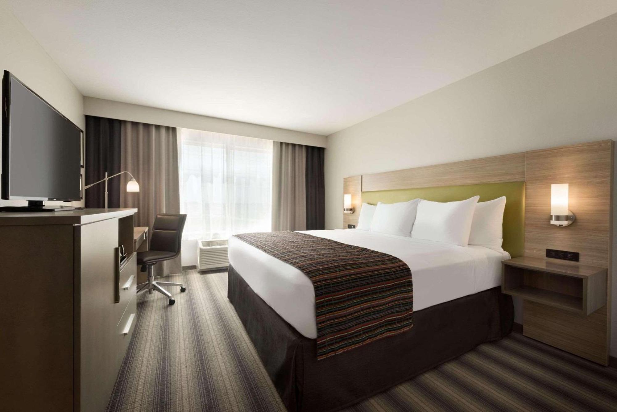 Country Inn & Suites By Radisson, Indianola, Ia Bagian luar foto