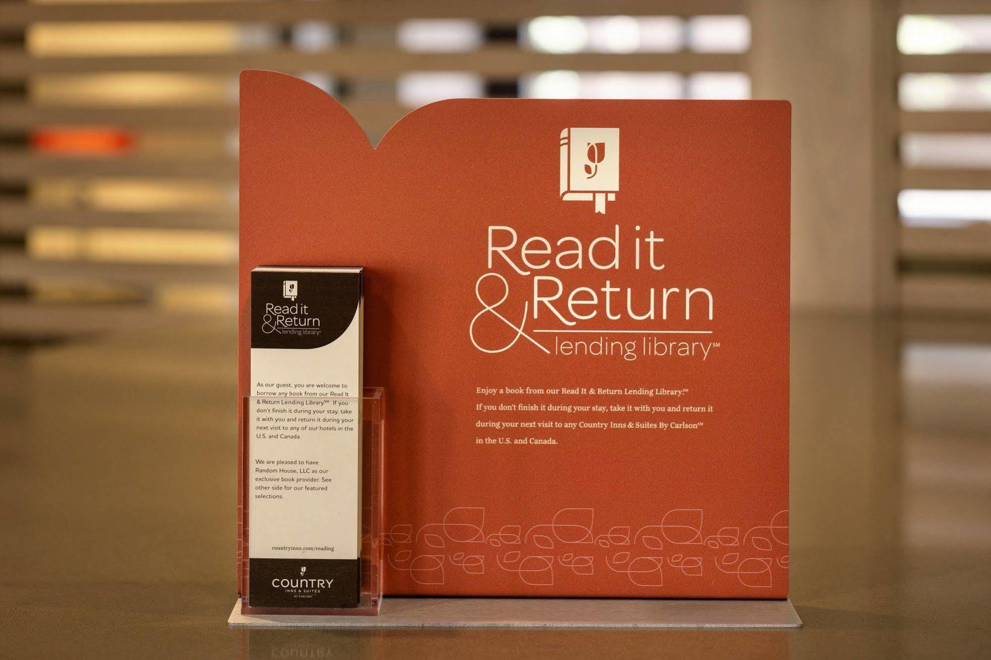 Country Inn & Suites By Radisson, Indianola, Ia Bagian luar foto