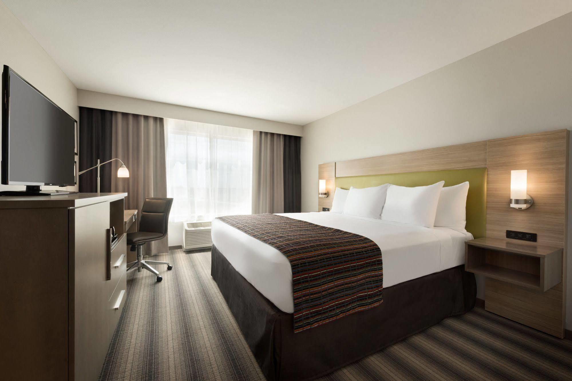 Country Inn & Suites By Radisson, Indianola, Ia Bagian luar foto
